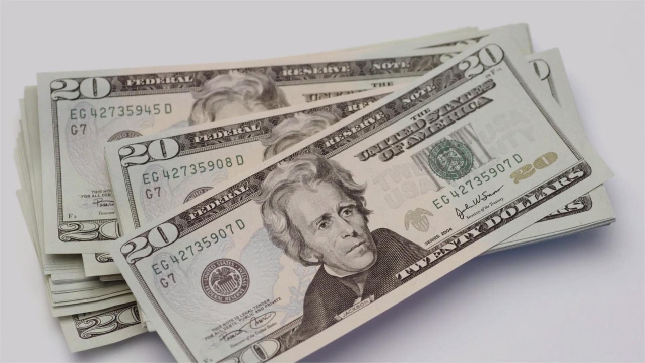 How to Keep Your Money Safe While Traveling