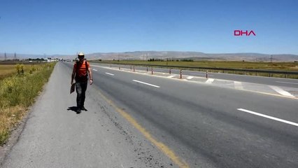 MUŞ 'Dünya Barış Ormanları'nı kurmak için otostop yaparak il il geziyor