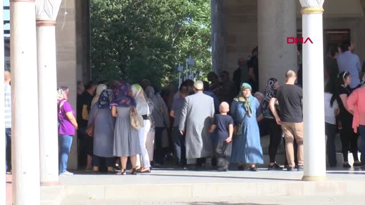 İSTANBUL- EŞİNİ ÖLDÜRÜP, İNTİHAR EDEN İŞADAMI TURGAY CANTAŞ VE EŞİ SON YOLCULUKLARINA UĞURLANDI