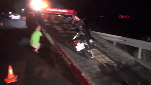 İZMİR Doğum günü kutlaması dönüşü kaza 2 yaralı