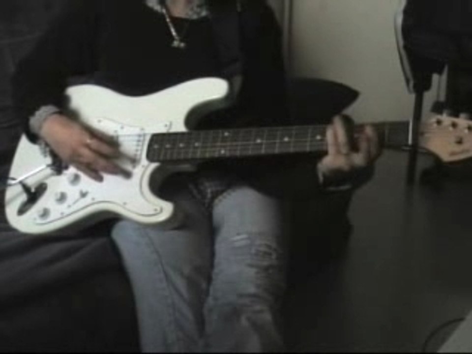 entraînement débutante guitare (soyez indulgent, je suis novice)