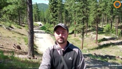 Cet homme a trouvé l'angle parfait pour filmer une course