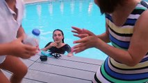 Havuz Oyunları Sürpriz Oyuncak Yarışması Havuzda Oyuncak Var İlk Kim Alacak? Bidünya Oyuncak 