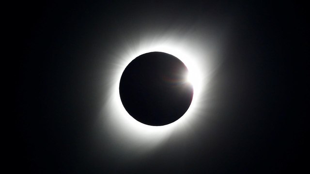 Crowds gather for total solar eclipse in northern Chile