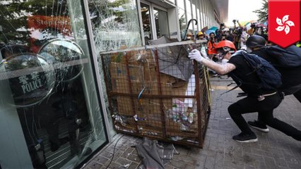 Tải video: Hong Kong protests turn violent on anniversary of 1997 handover