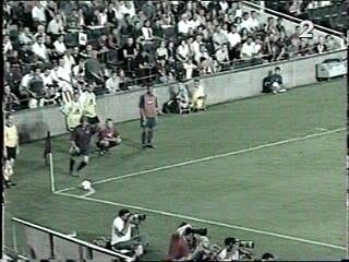 Barcelona Dominates Legia 3-0 in a Convincing Victory ⚽