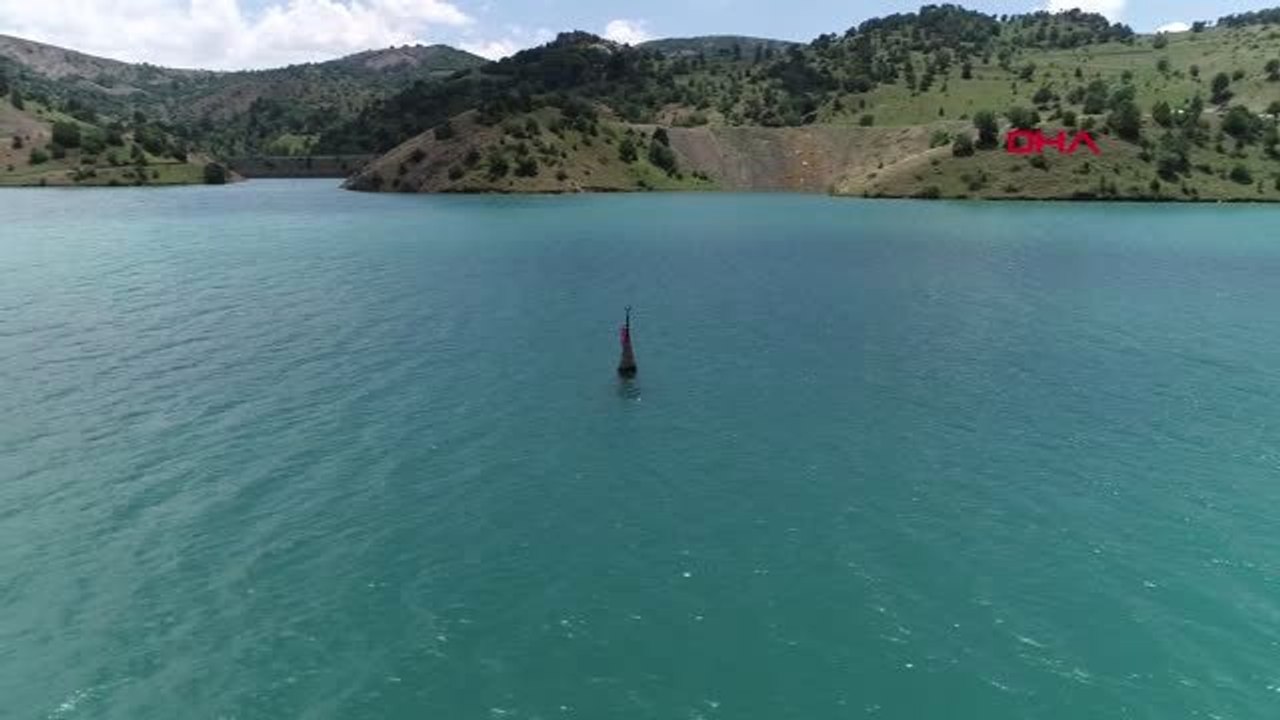 SİVAS Baraj içindeki minare, eski köyün simgesi oldu