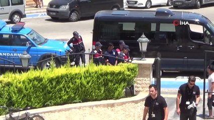 Dolandırıcı 44 bin 900 dolar ve 50 bin lira değerindeki ziynet eşyasıyla yakalandı