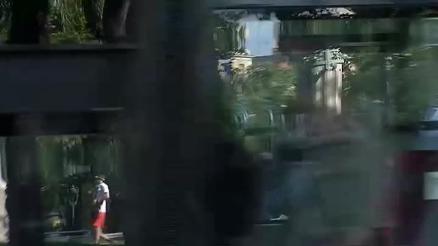 Un familiar de la víctima de La Manada de Manresa intenta agredir a los acusados