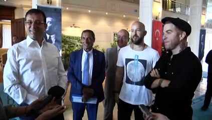 Özoğuz kardeşler İmamoğlu'nu makamında ziyaret etti