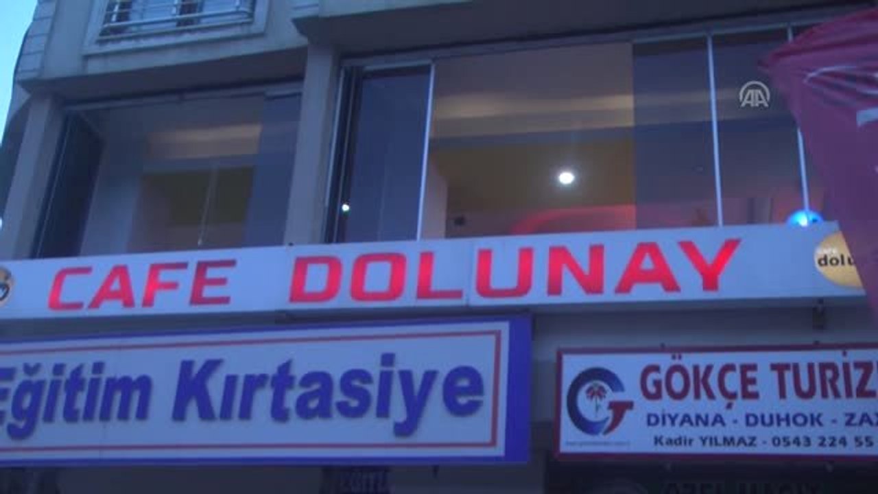 Kafede kitap okuyana ücretsiz içecek ikramı