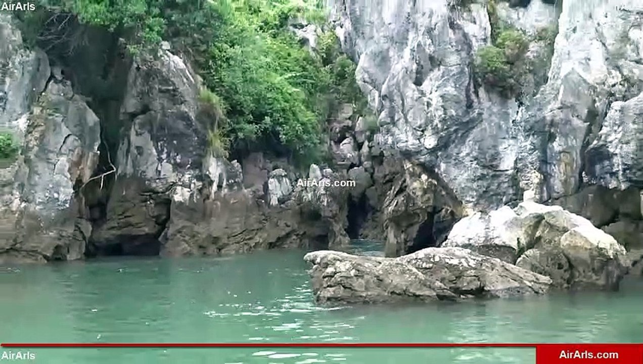 Playa de Gulpiyuri (Asturias)