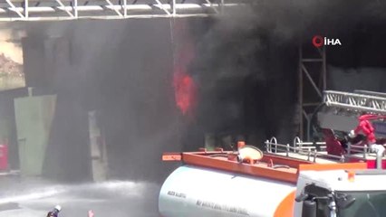 Lastik fabrikasında korkutan yangın