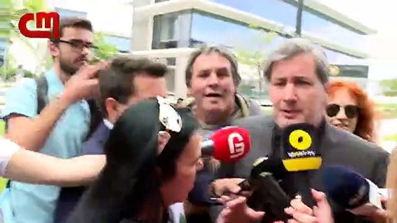 Bruno de Carvalho aplaudido na chegada do tribunal «Vídeo»