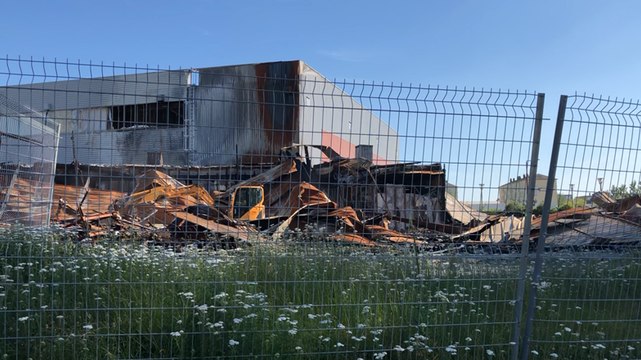 Les tôles du gymnase André-Jidouard commencent à être évacuées