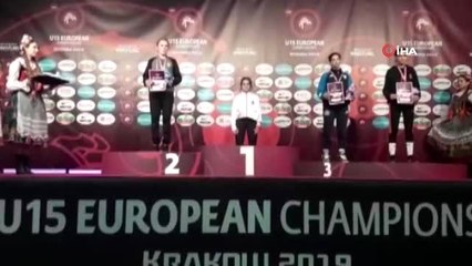 Esenyurtlu kızlardan büyük başarı...Terörden kaçtılar, Avrupa'da güreş dalında dereceler aldılar
