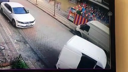Hırsızlık zanlıları kovalamaca sonucu yakalandı - İSTANBUL