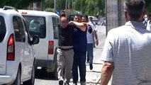 Polisin havaya ateş açarak müdahale ettiği kavga kamerada