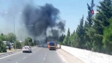 Seyir halindeki tır alev alev böyle yandı