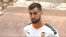 El Valencia presenta su equipación para la próxima temporada