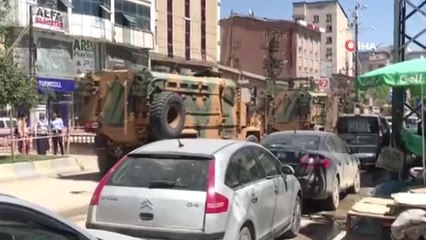 Yüksekova'dan sınıra askeri sevkiyat