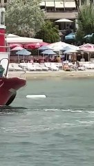 Ortak alan peşkeş çekilmiş! CHP’li belediyenin eliyle sahilde işgal