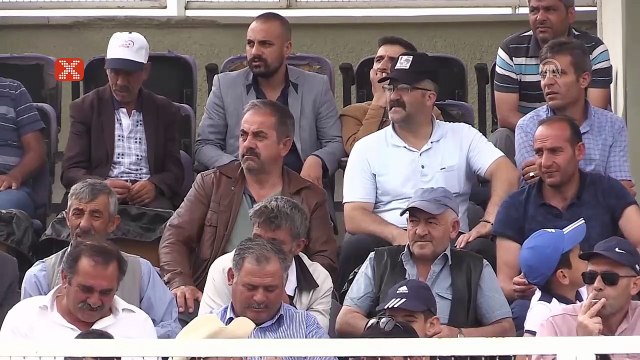 Cirit sahalarının kadın hakemi erkeklere taş çıkarıyor