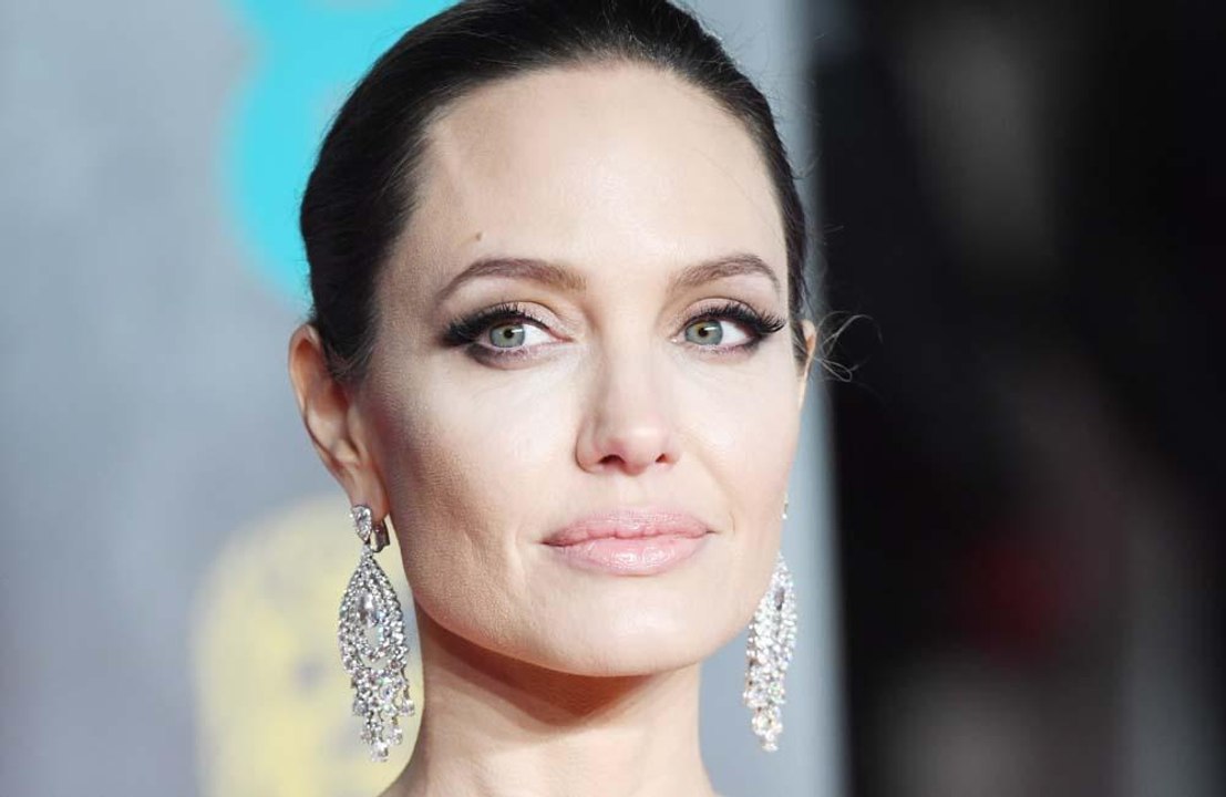 Angelina Jolie stellt ihre Kinder mit Alkohol ruhig