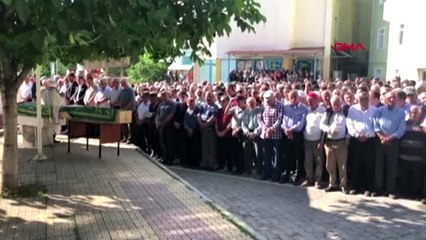 ARTVİN Cipin uçurumdan yuvarlandığı kazada ölen anne- kız toprağa verildi