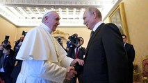 بوتين المتأخر دائما عن لقاء البابا يسبق وصول زعماء كاثوليك أوكرانيين ويلتقي الحبر الاعظم