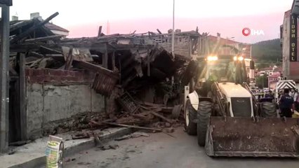 Kastamonu'da 3 katlı tarihi bina çöktü