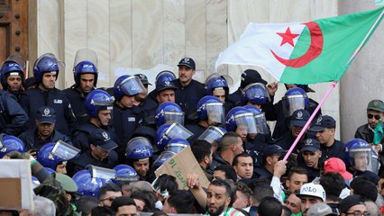 عشية الجمعة العشرين للحراك الجزائري.. هل ستنجح الدعوة للحوار؟