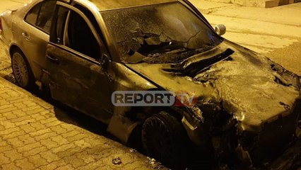 Report TV - Vlorë, digjet 'Benz'-i gjatë natës, dyshohet zjarrvënie e qëllimshme