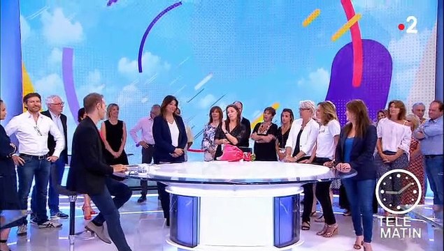 La journaliste Sophie Le Saint, très émue, a fait ses adieux au journal de Télématin qu'elle présentait depuis plus de 20 ans