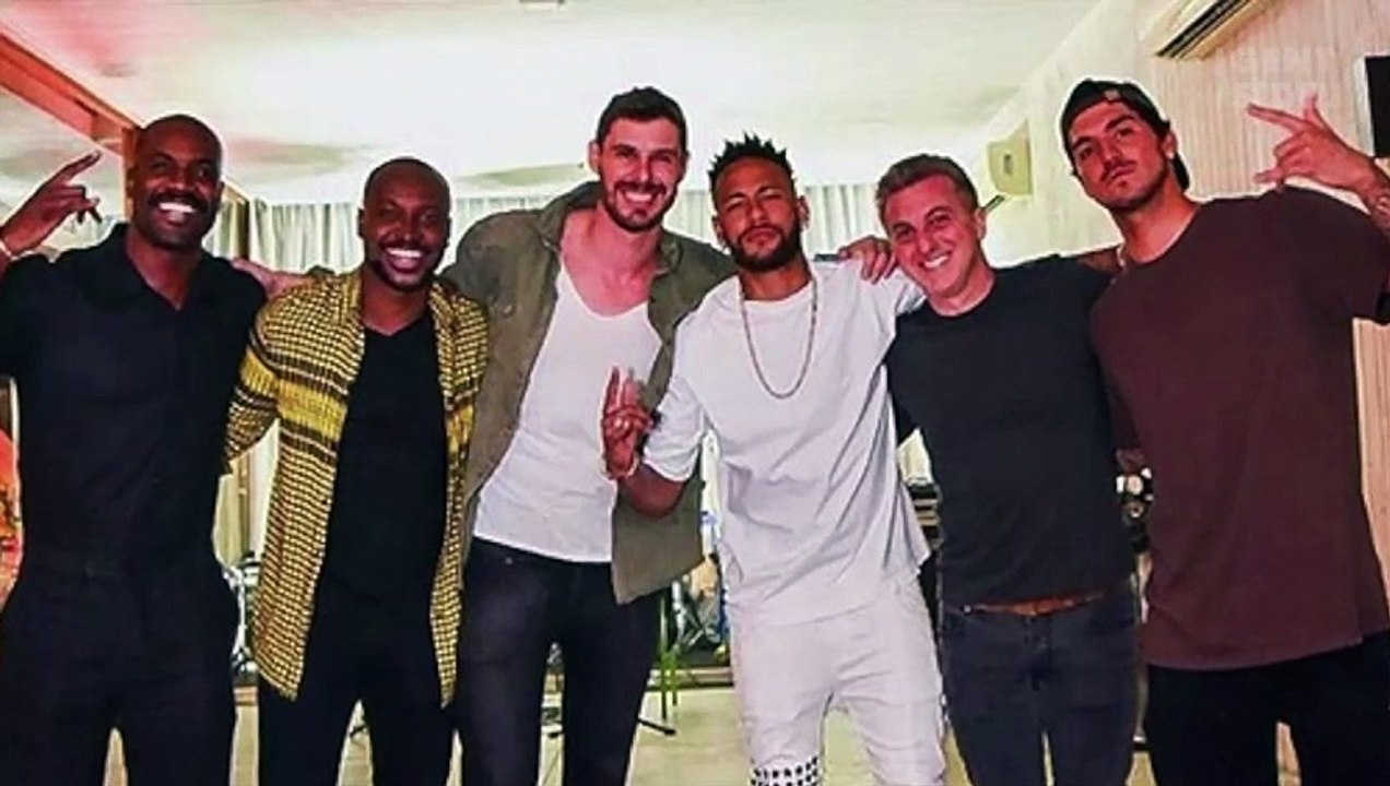 Neymar é seguido e atacado por mulher em banheiro de festa