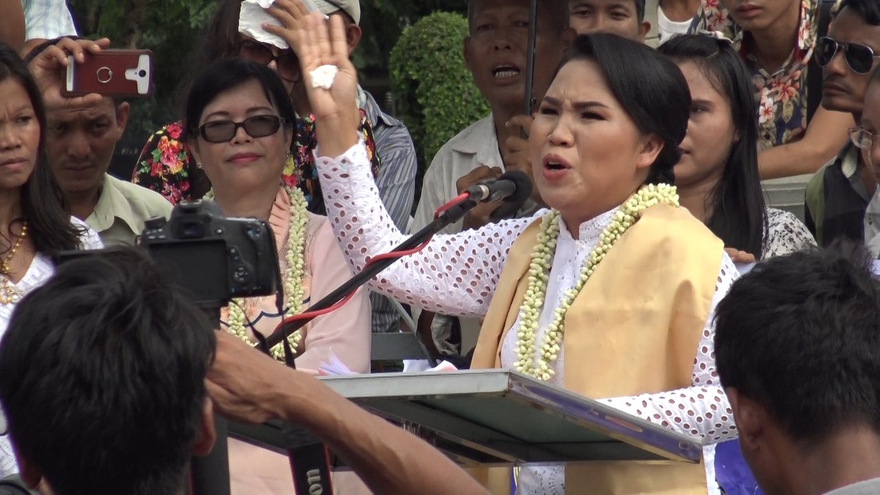သာသနာကို ဖိႏွိပ္ေနဟုဆိုကာ အစိုးရကို ကန္႔က ြက္ဆႏၵျပ