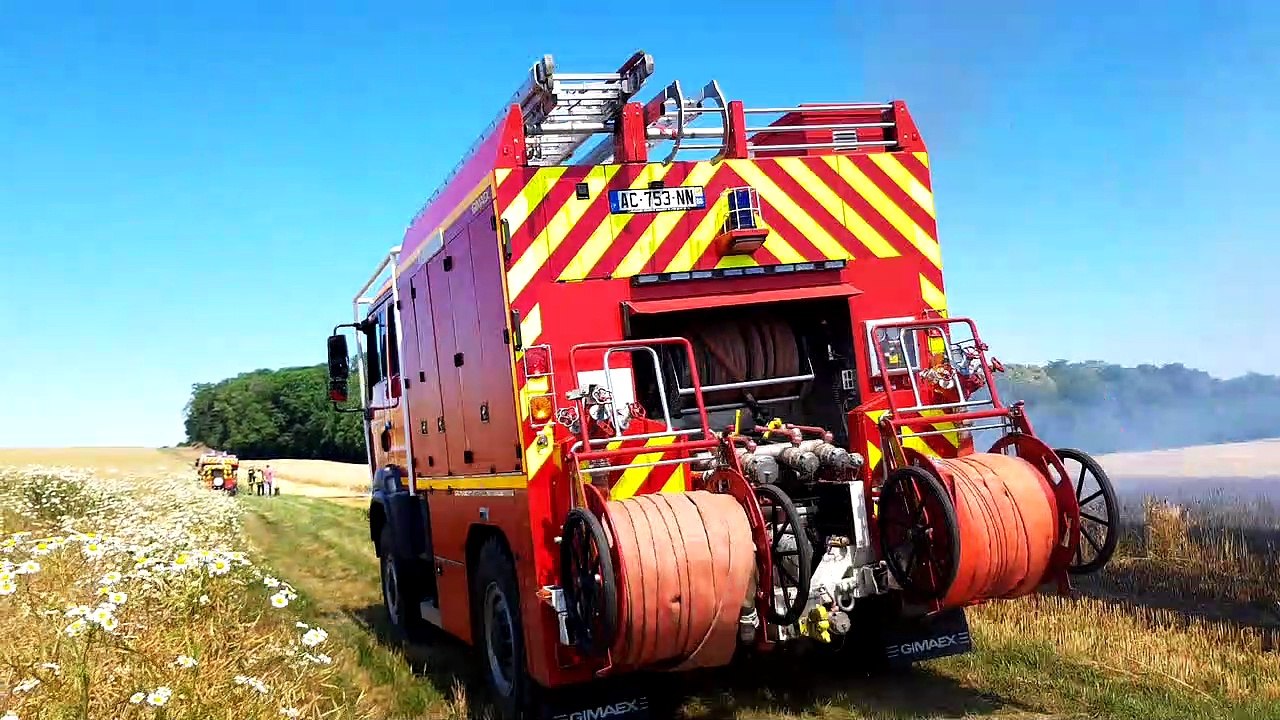 Feu de récolte d'orge : 5 hectares partis en fumée à Neufchâteau.