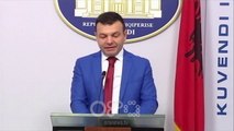 RTV Ora - Krimet e komunizmit, deputetit Roshi kundër propozimit të Brahos për amendimet