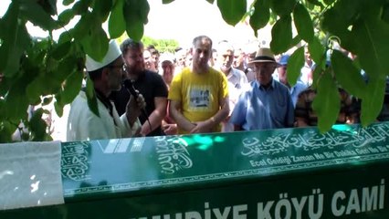 Eşinin amcası tarafından öldürülen Kahraman'ın cenazesi toprağa verildi