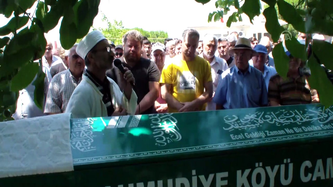 Eşinin amcası tarafından öldürülen Kahraman'ın cenazesi toprağa verildi - ÇANAKKALE