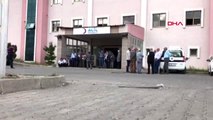 BİNGÖL Dereye yuvarlanan otomobildeki kuzenlerden biri öldü, diğeri yaralı