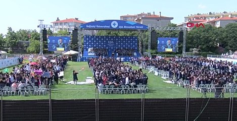 Tam o sırada sırtlarını döndüler