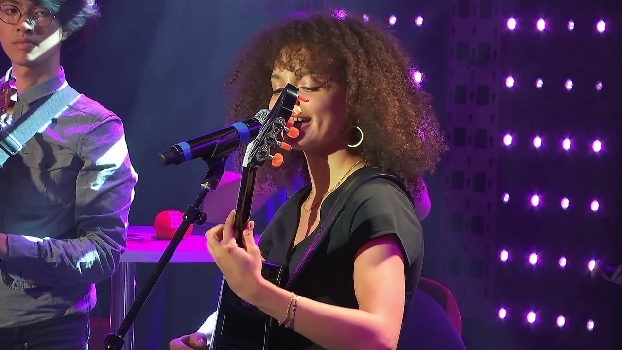 Mae Defays - Love Is Stronger Than Pride (Live) - Le Grand Studio RTL