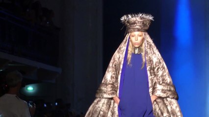 Gaultier sorprende en París con una colección de inspiración animal
