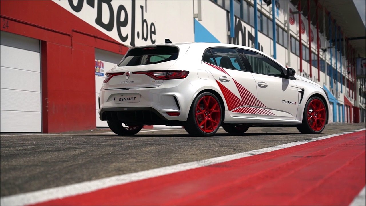 Renault Sport Megane 4 RS Trophy-R  Presentation extérieur/intérieur/circuit (HD)