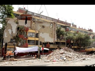 Download Video: PEÑA NIETO LE SIGUE FALLANDO A DAMNIFICADOS DEL TERREMOTO DEL 19 DE SEPTIEMBRE... NO OLVIDEMOS...