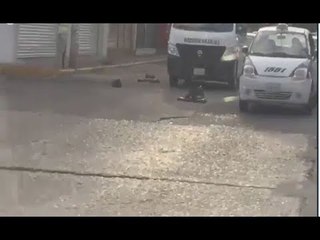 DESCUARTIZADOS EN LA CALLE. EL QUE GRABA RÍE Y A LOS DEMÁS LES VALE MADRE ¡CÓMO DUELES ACAPULCO!