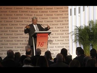 AMLO: HAY QUE VER POR LOS QUE MENOS TIENEN. VAMOS A ACABAR CON LA CORRUPCIÓN, LE DICE A EMPRESARIOS