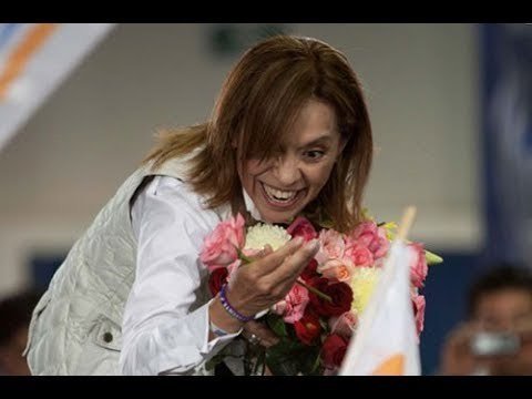 DEFIENDE A LORET DE MOLA Y CRITICA CONSULTA “NAIM”. JOSEFINA, NO SEAS HIPÓCRITA ¿Y LOS MIL MILLONES?