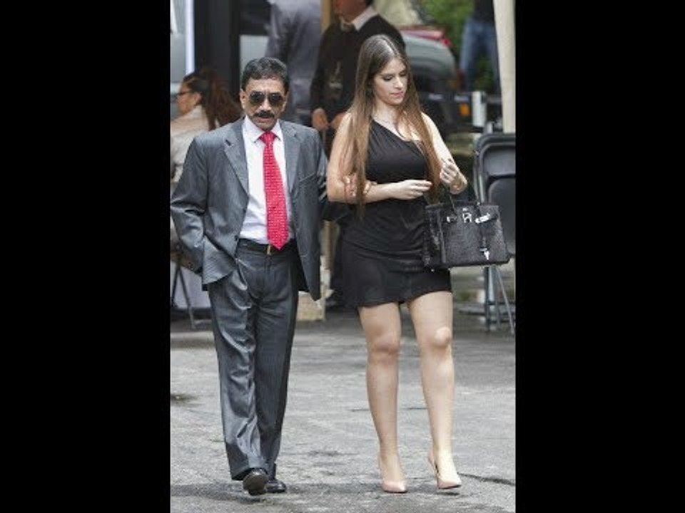 ESTE CHARRO ES PEOR QUE ROMERO DESCHAMPS Y ELBA ESTHER GORDILLO PERO LO REELIGEN COMO LÍDER SINDICAL